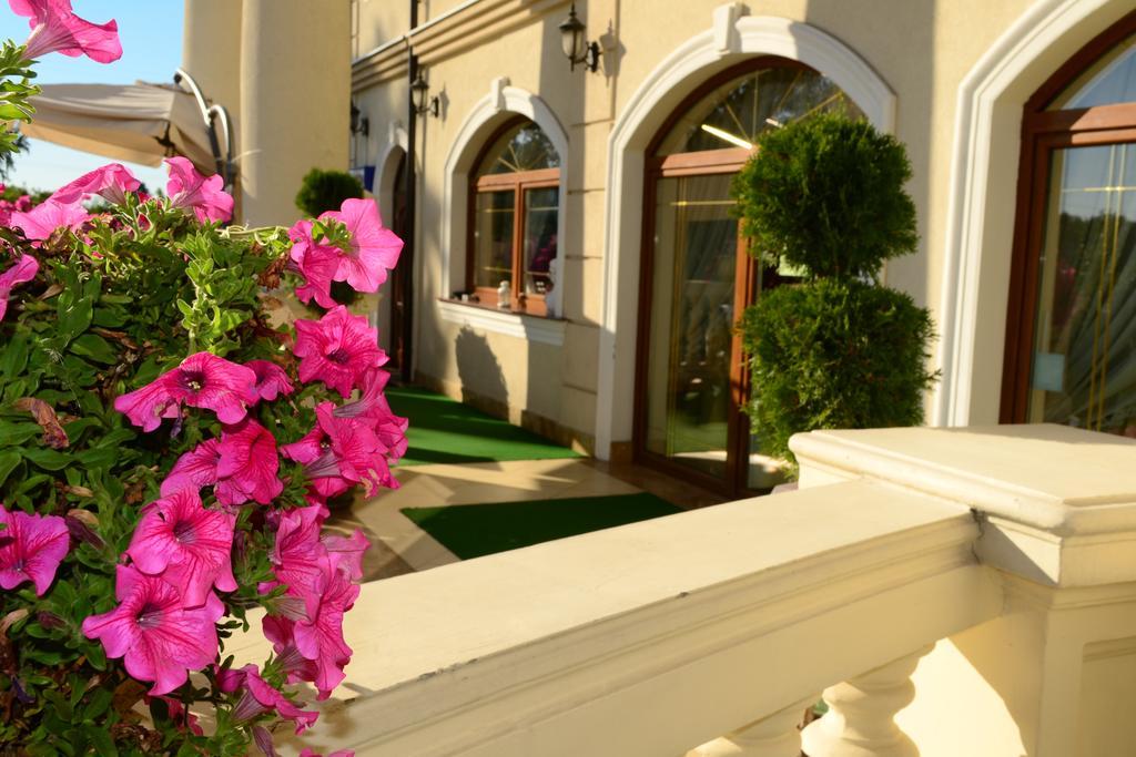 Hotel Palac Akropol ルブリン エクステリア 写真